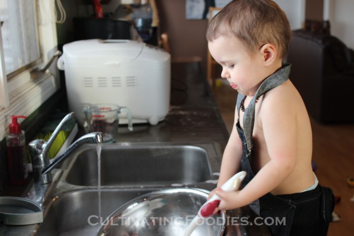 Little Chef doing dishes 2